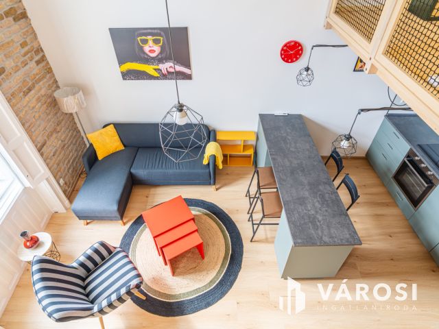 Kétlakásos ingatlan a Reök-palotával szemben!