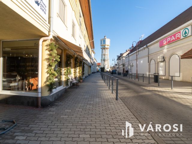 Siófok központjában a Szűcs utcában kiadó tégla lakás