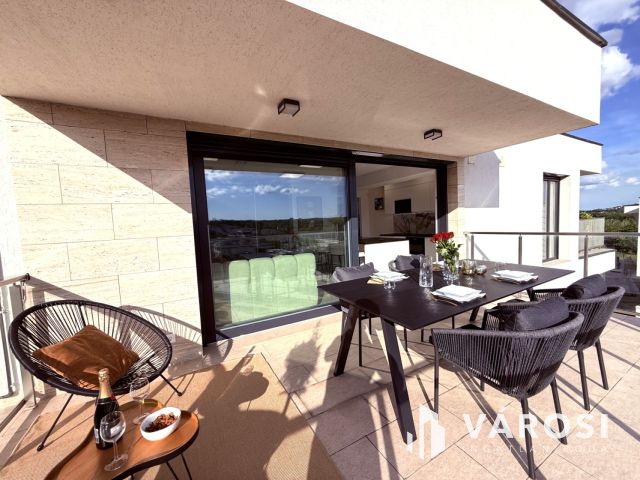 Penthouse lakás Madárhegyen!