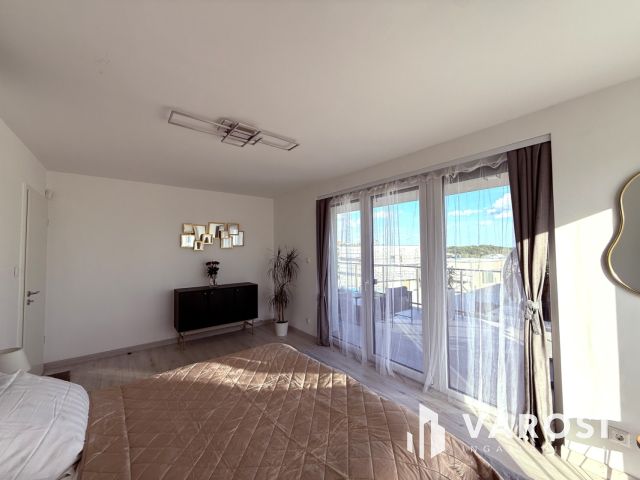 Penthouse lakás Madárhegyen!