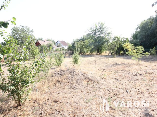 Kiskertből lakóház.