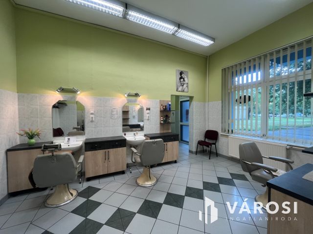 Debrecen Újkertben Nagyon Jó Üzlethelyiség Eladó!
