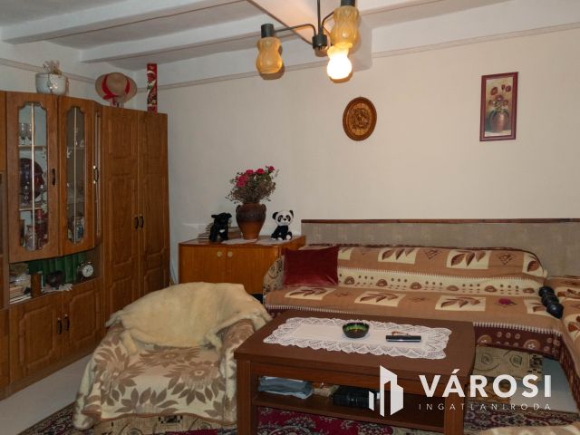 Makón eladó karakteres parasztház