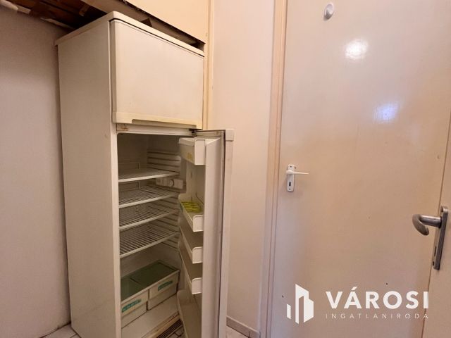 Belvárosi panoráma a Petőfi téren