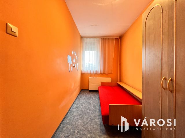 Belvárosi panoráma a Petőfi téren