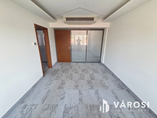 Kiadó modern, nagy méretű iroda Budaörsön! - 2