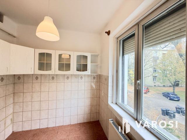 Erkélyes, 1. emeleti garzonlakás (30m²) M3 metróvonalon